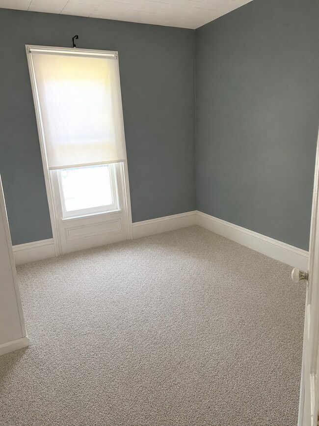 Building Photo - 1 Bedroom Apartment in Caledonia - Available August 22nd, 2026
