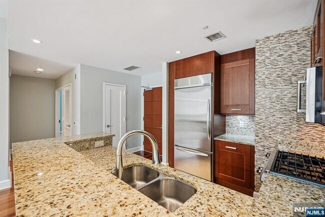 Building Photo - 8100 River 210A