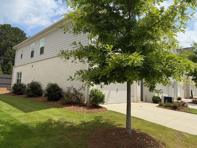Building Photo - 3614 Silvery Wy