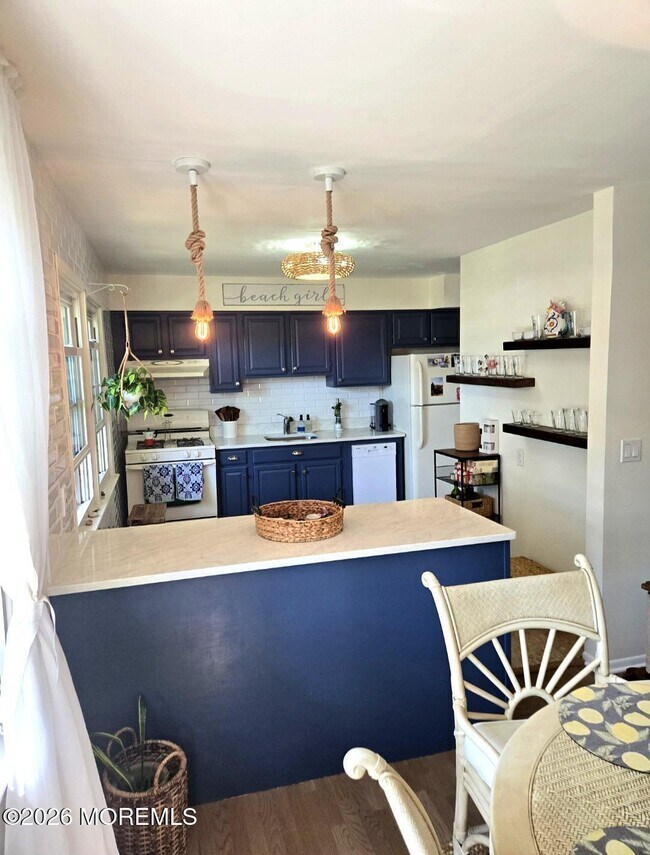 Building Photo - 364 Westwood Ave