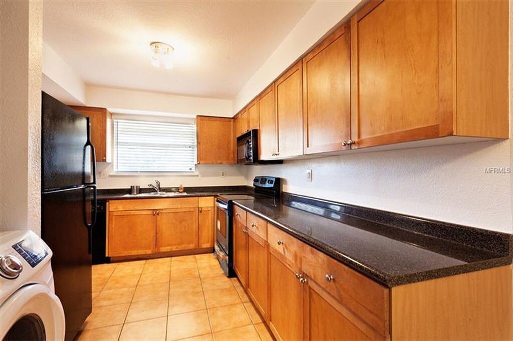 kitchen - 730 E Michigan St