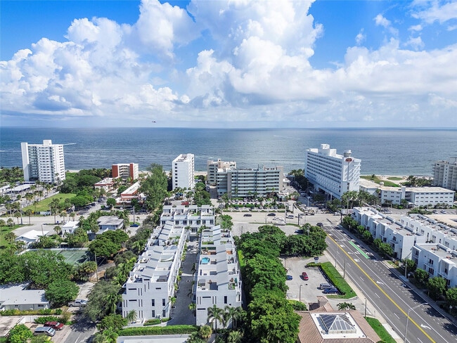 Building Photo - 3270 NE 15th St