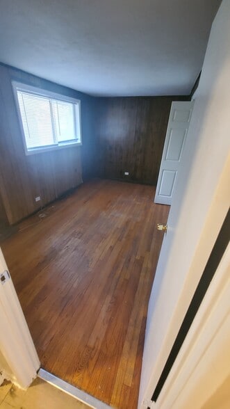 11x9 Bedroom - 13700 S Eggleston Ave