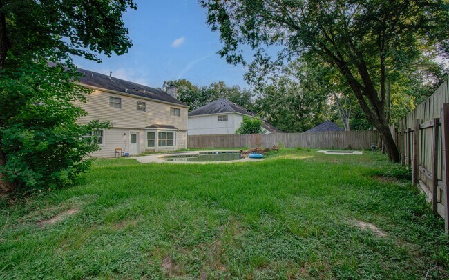 Building Photo - 536 Robert E Lee Dr