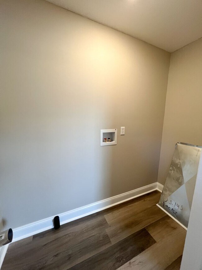 Building Photo - Renovated Home Off Madison Street – Pet Friendly!