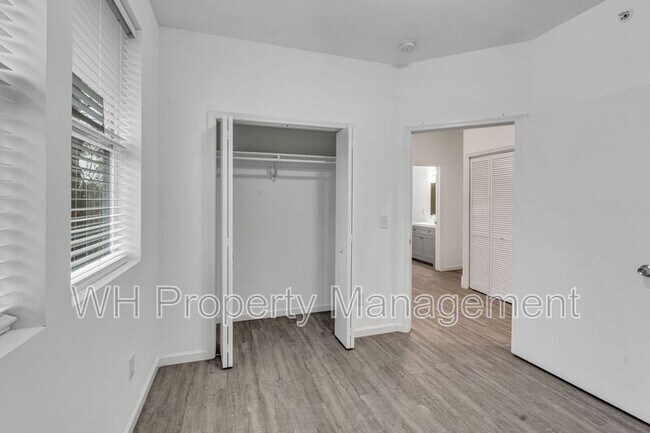 Building Photo - 265 E Old Hickory Blvd