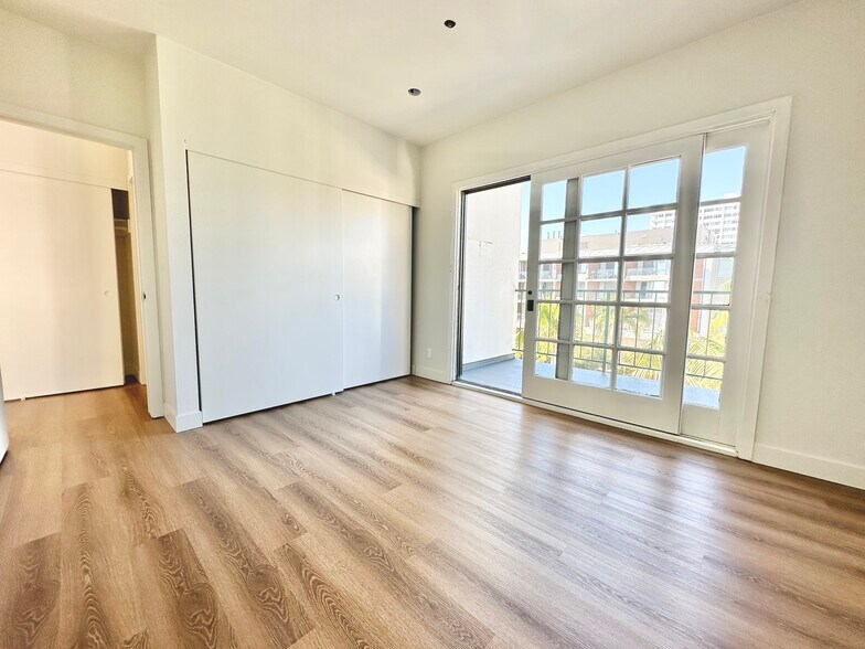 Building Photo - 1541 Ocean Ave