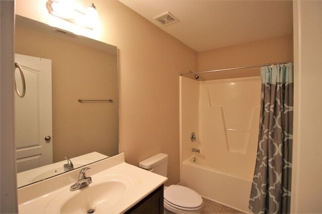 Building Photo - Great Home in Everett's Creek- 3Bed/2Bath with Fenced Yard