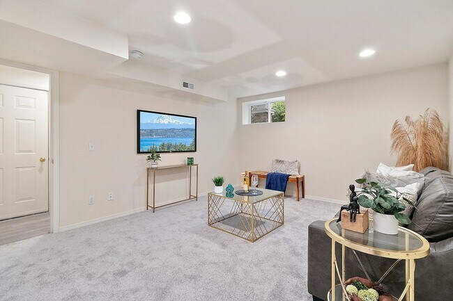 Building Photo - 3bd/2.5ba Bellevue Condo