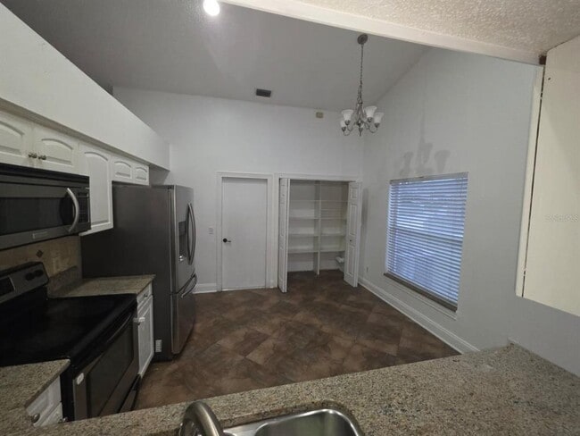 Building Photo - 6018 Charloma Dr