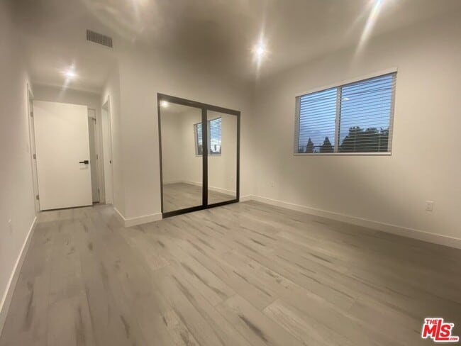 Building Photo - 10455 Etiwanda Ave