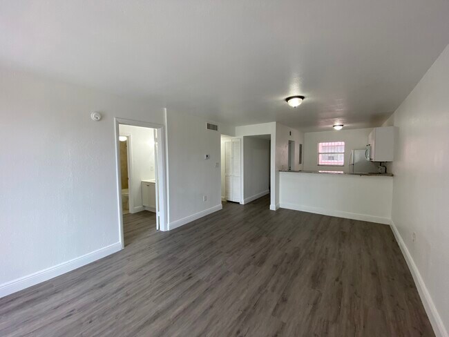 Building Photo - 19851 SW 114th Ave