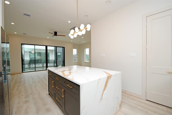 Building Photo - 6312 Illinois St