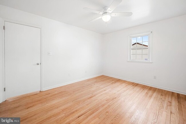Building Photo - 302 18th Ave