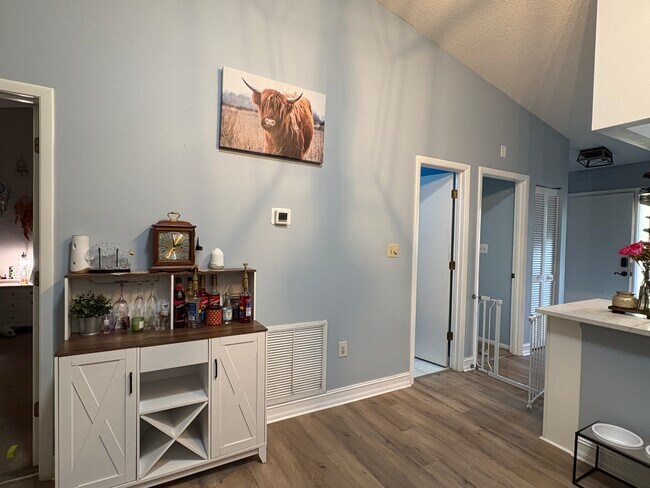 Building Photo - 746 N Jefferson Ave