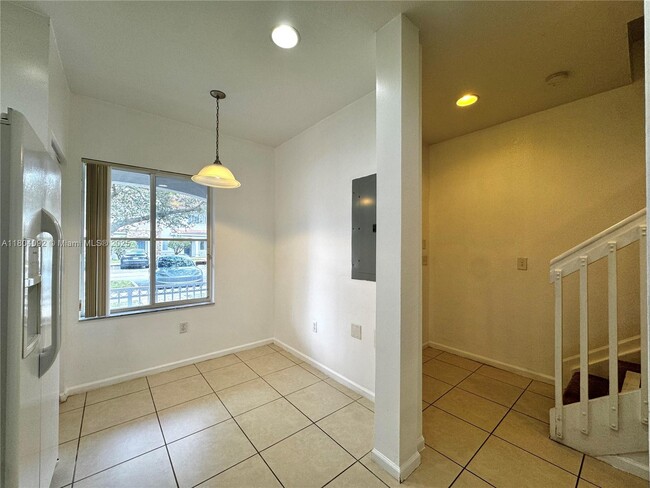 Building Photo - 2576 SW 83rd Ave