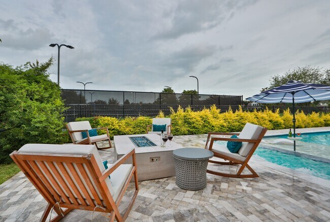 Building Photo - 2560 Costa Mesa Cir