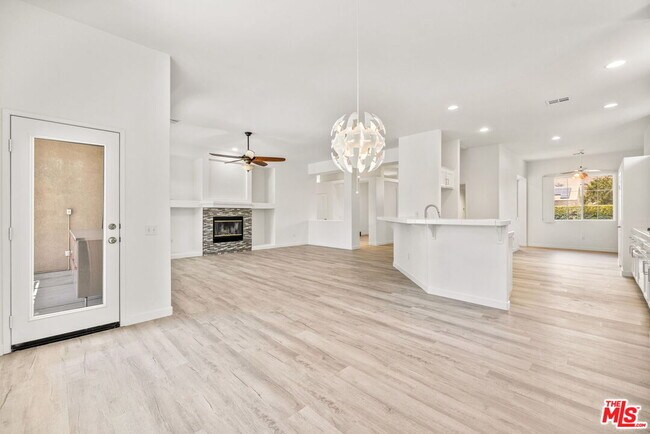 Building Photo - 3411 E Circulo San Sorrento Rd