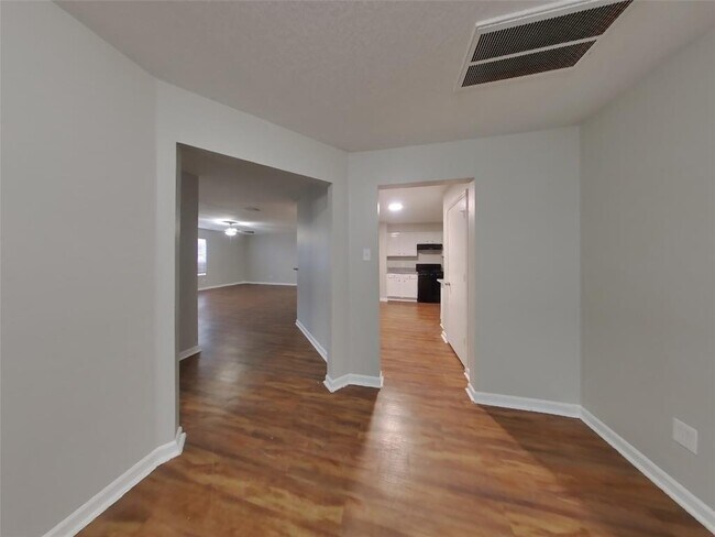Building Photo - 15322 Acorn Green Ct