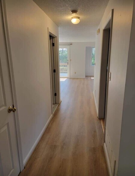 Building Photo - 6 Harbor Hill Dr