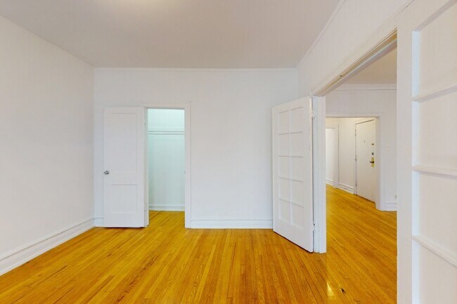 Floorplan - 5300-5308 S. Greenwood Avenue