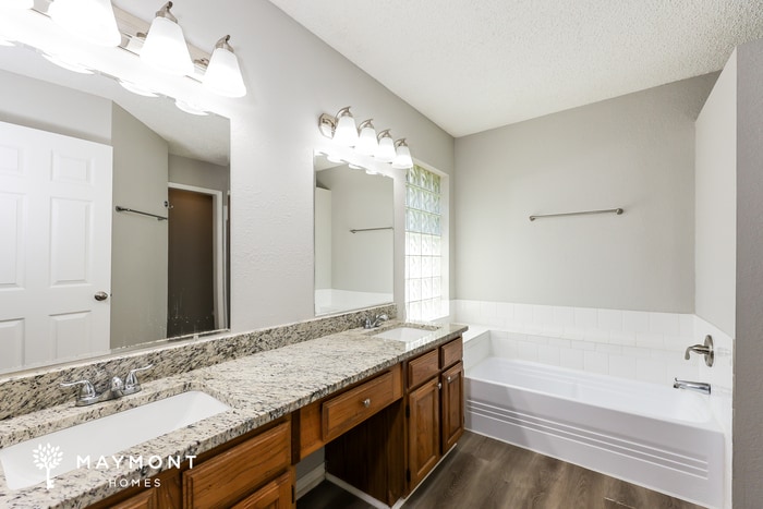 Building Photo - 819 Crooked Creek Ln