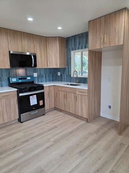 Building Photo - 2612 Huntington Ln