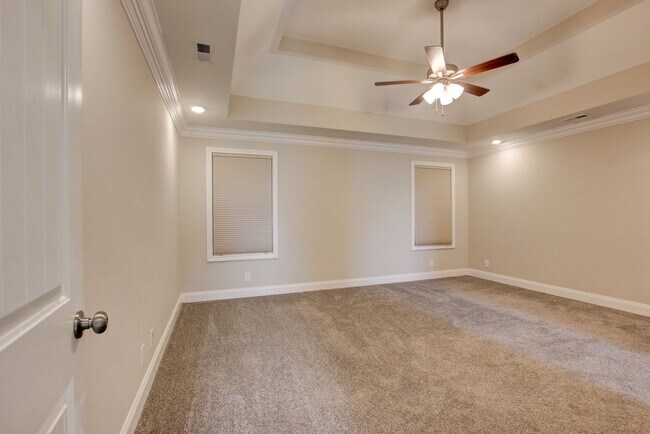 Building Photo - 230 Cotoneaster Ln