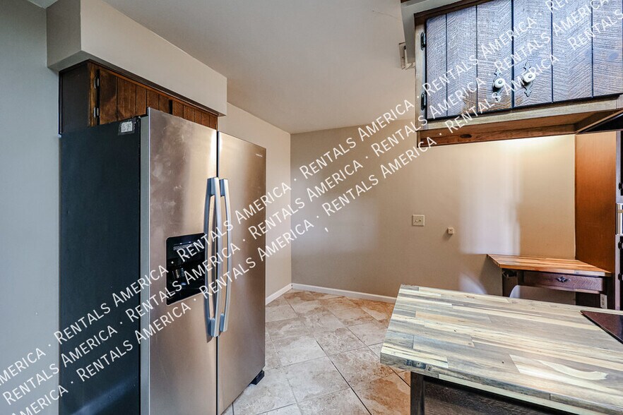Building Photo - 12648 N 32nd Ave