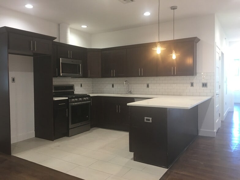 Kitchen - 45 Main St