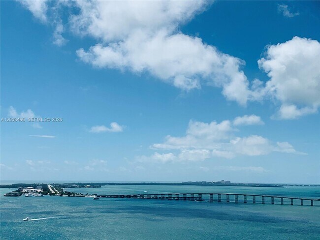 Building Photo - 218 SE 14th St