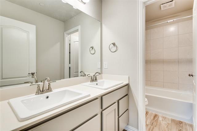 Building Photo - 3508 Cricket Dr