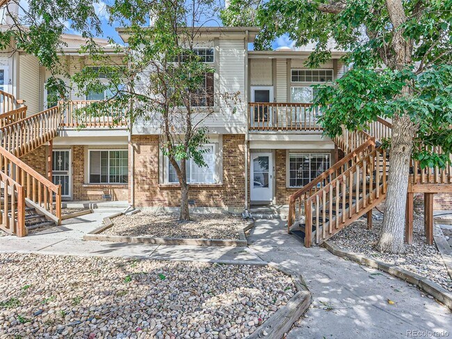 Building Photo - 165 S Sable Blvd
