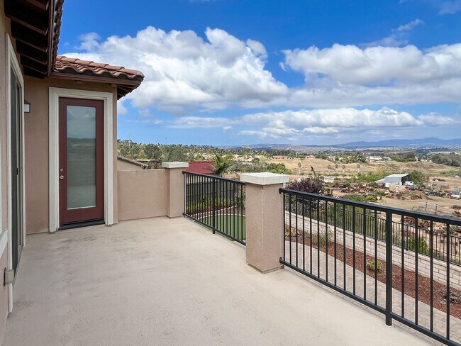 Building Photo - 5bd/3ba, 3969 sq ft Home in Gated Community in Vista!