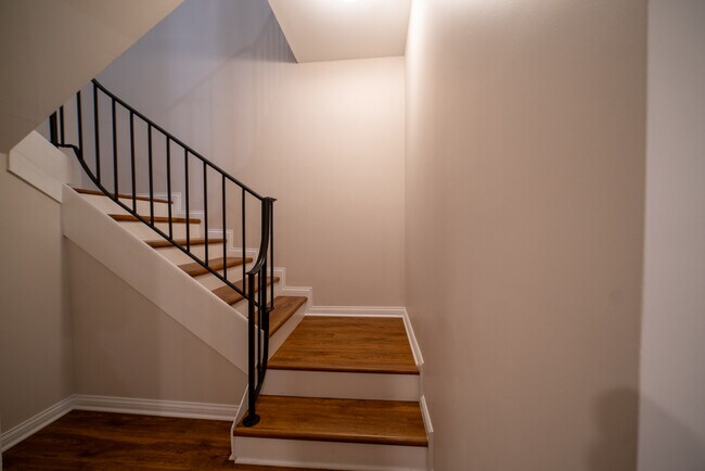 Building Photo - 750 Shaker Dr