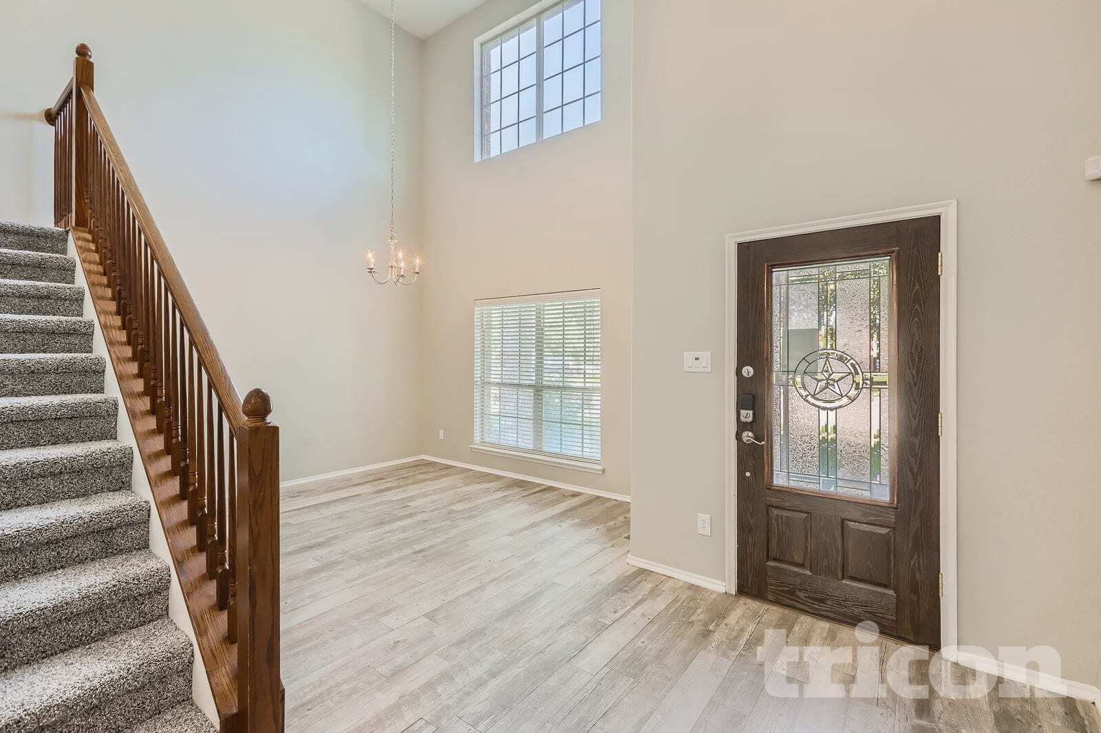 Building Photo - 1030 Barrington Dr