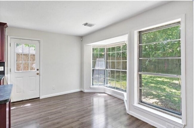 Building Photo - 7019 Oak Bough Dr