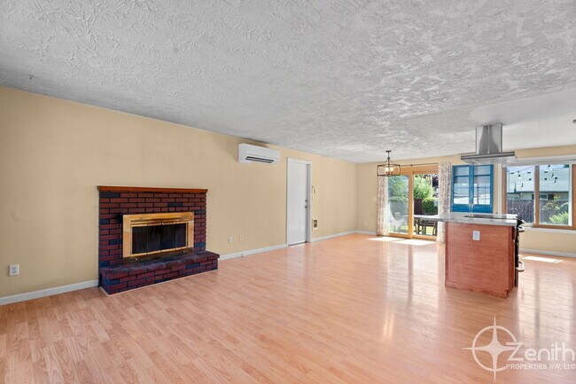Building Photo - 4213 NE 139th Ave