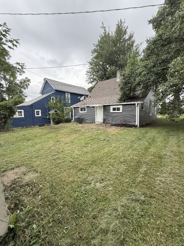 Building Photo - 532 E Chillicothe Ave