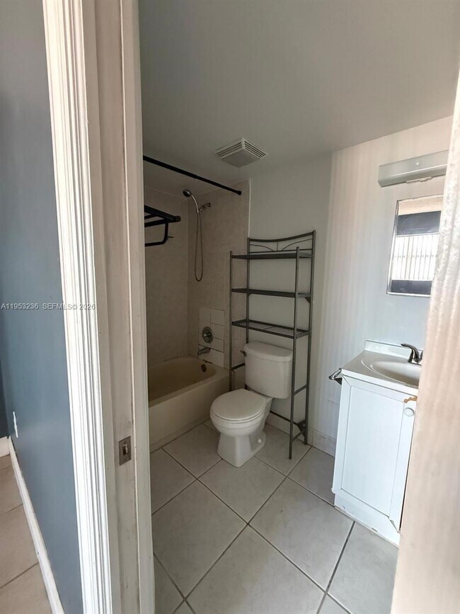 Building Photo - 19715 SW 114th Ave