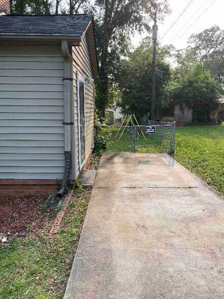 Building Photo - 500 Cathcart Dr