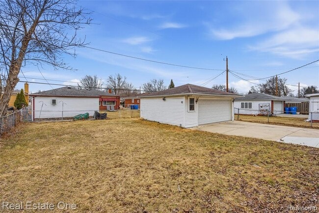 Building Photo - 8528 Norborne Ave