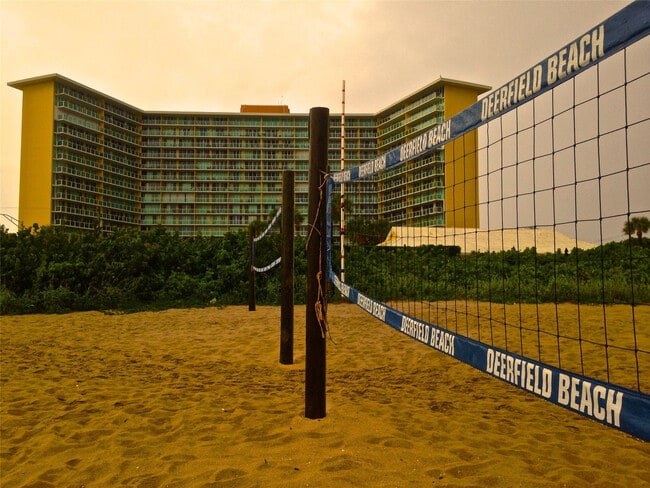 Building Photo - 333 NE 21st Ave