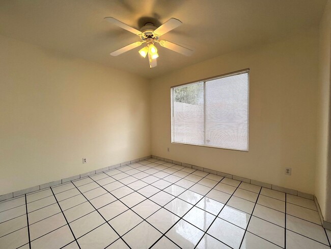 Building Photo - 4548 Aviation St