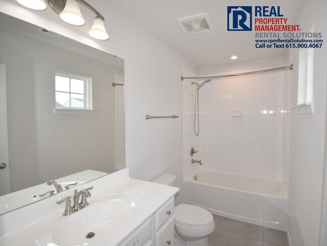 Building Photo - Gorgeous home in Three Rivers Community! N...