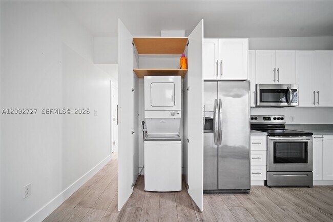 Building Photo - 836 NW 33rd Ave
