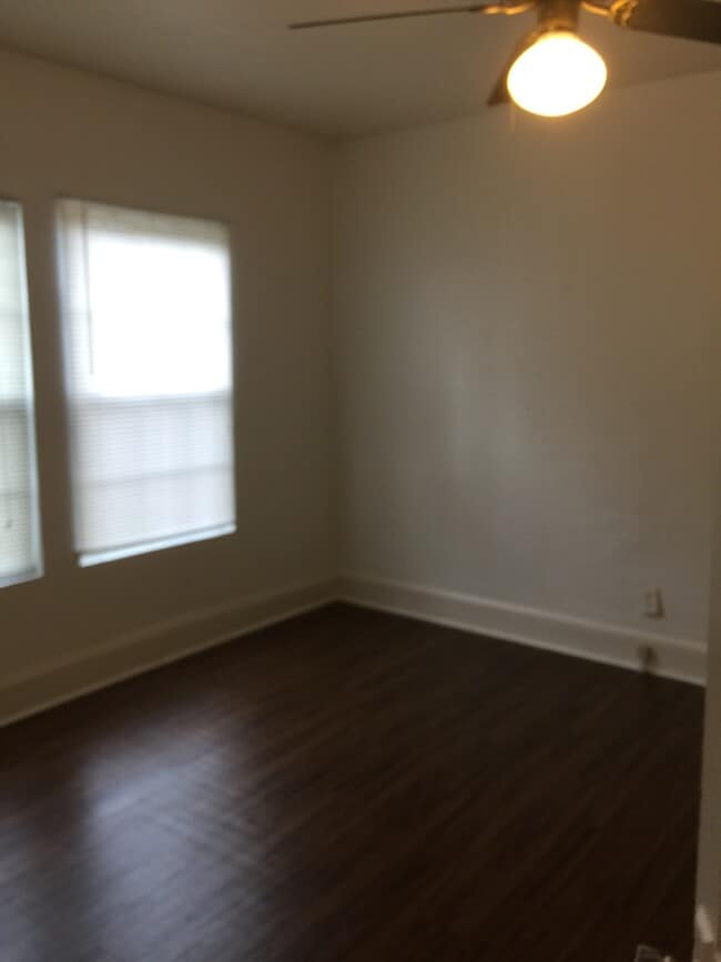 Building Photo - Charming 1 bedroom apartment downtown
