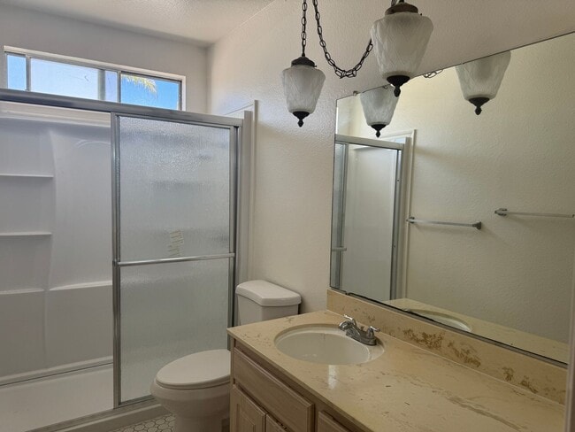 Building Photo - 2 bedroom 2 bath duplex for rent in Kensington!