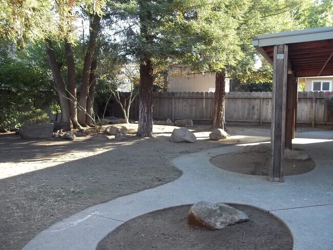 Building Photo - Spacious home recently remodeled, newer ap...