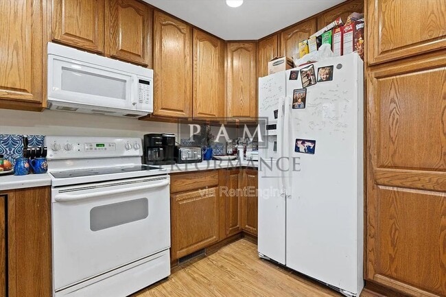 Building Photo - 3209 S Ridge Crest Ct